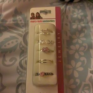 Mary kate and ashley rings